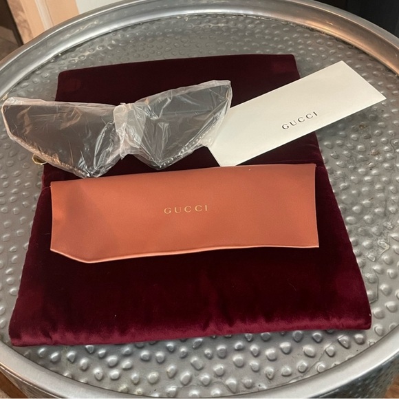 Gucci Hollywood Forever Sunglasses - Picture 10 of 11